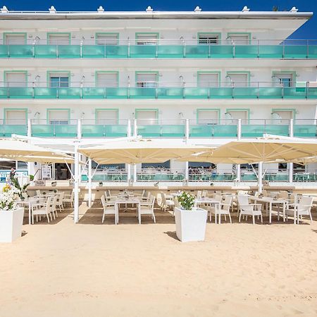 Hotel Vittoria Lignano Sabbiadoro Esterno foto
