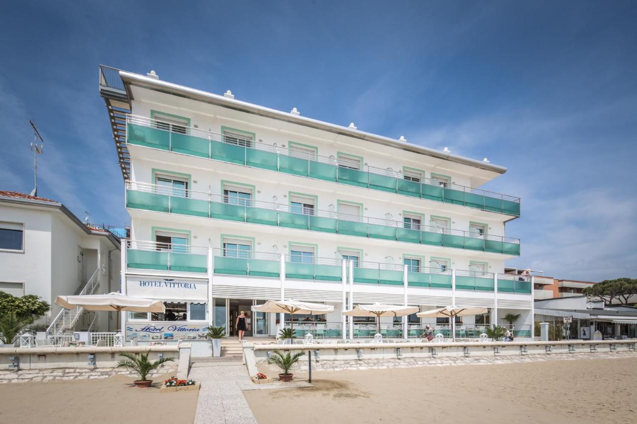 Hotel Vittoria Lignano Sabbiadoro Esterno foto