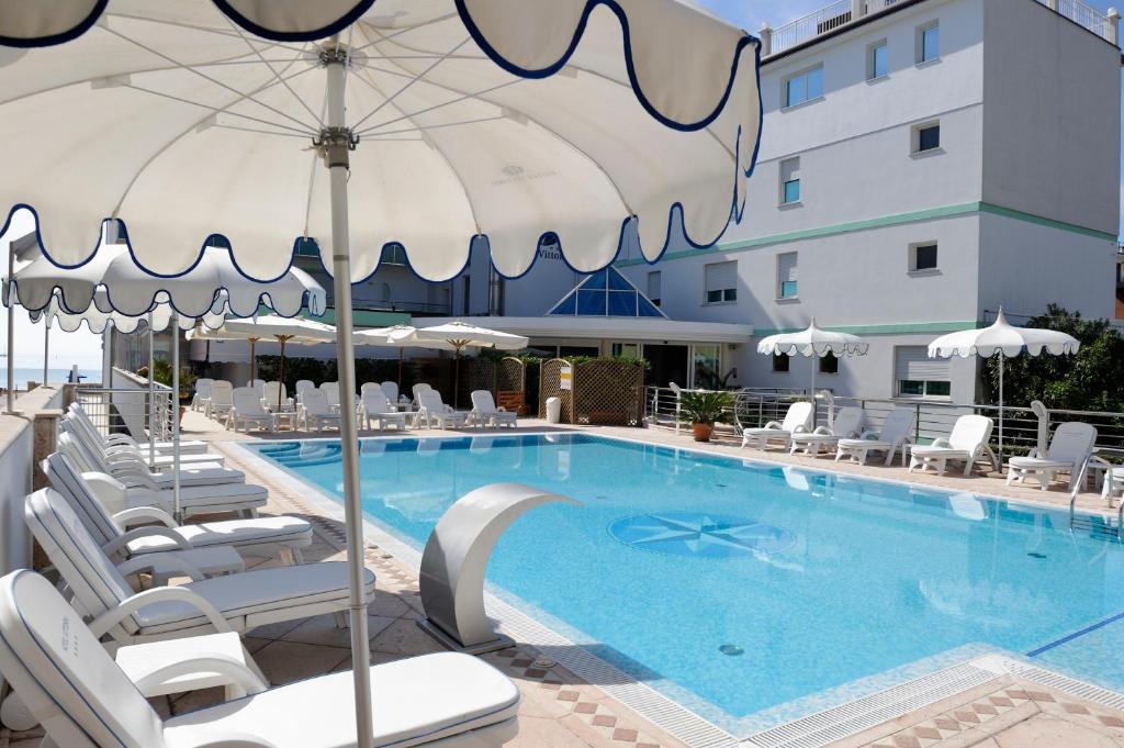 Hotel Vittoria Lignano Sabbiadoro Esterno foto