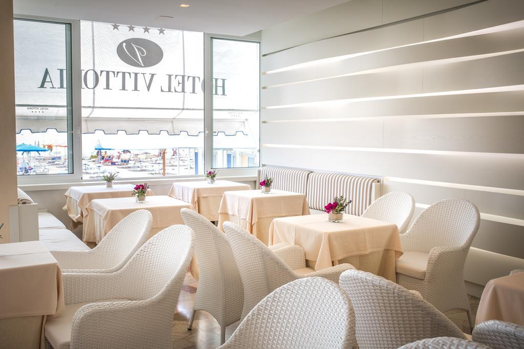 Hotel Vittoria Lignano Sabbiadoro Esterno foto