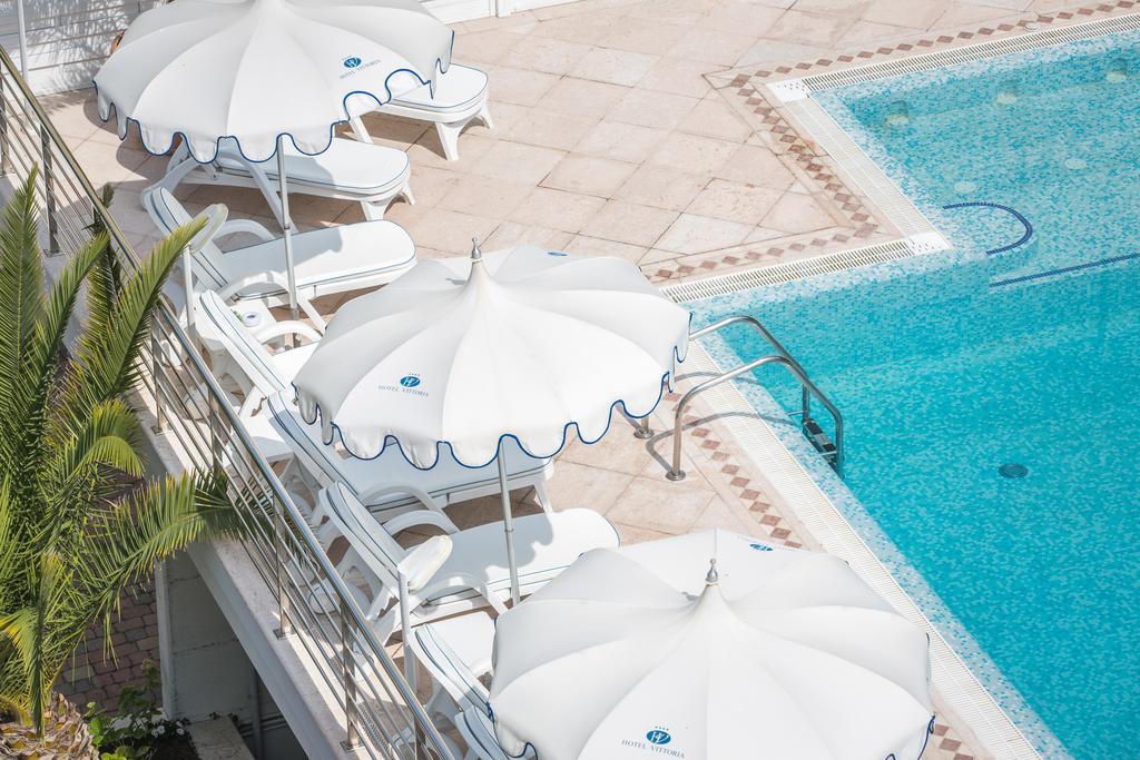 Hotel Vittoria Lignano Sabbiadoro Esterno foto