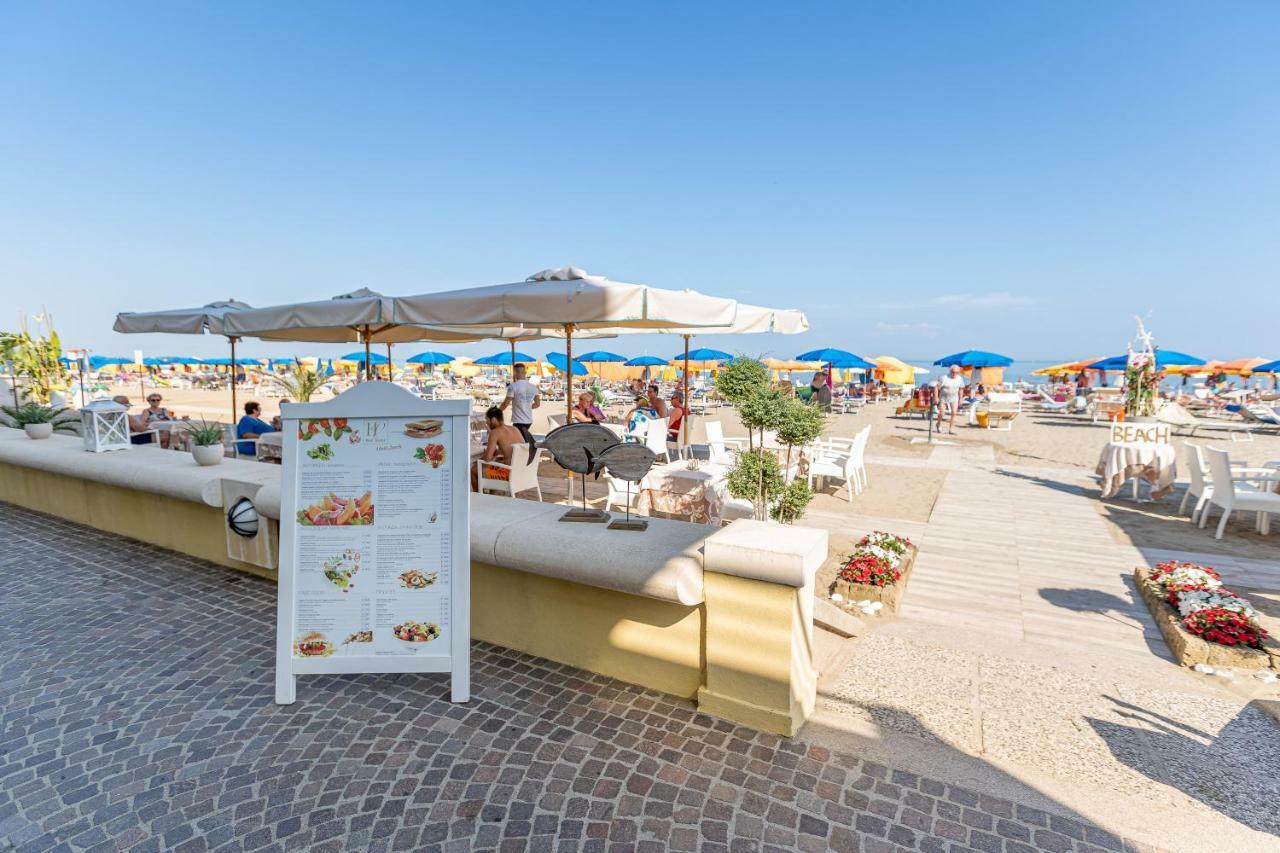 Hotel Vittoria Lignano Sabbiadoro Esterno foto